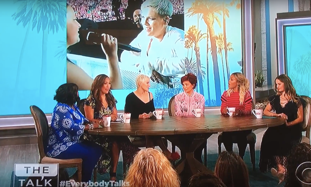 Victoria Anthony Magic with Pink on The Talk with Sharon Osborne & Lindsay Miller POPSUGAR